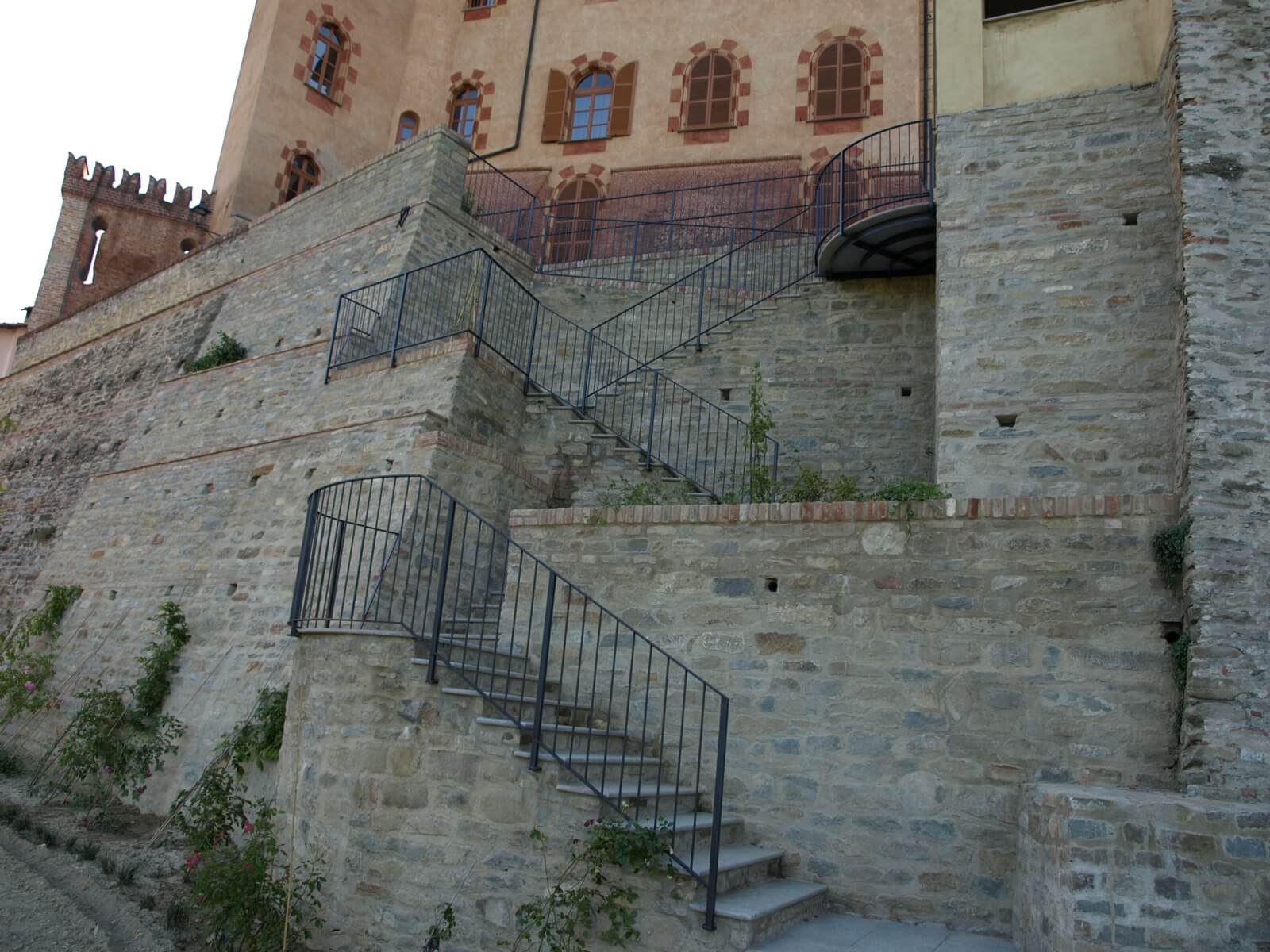 Castello-di-Barolo-Opere-di-consolidamento-scalinata-Studio-tecnico-POD